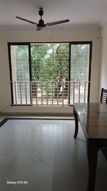 Room in 1 BHK Apartment at Poonam Complex, Kandivali East – for Rent