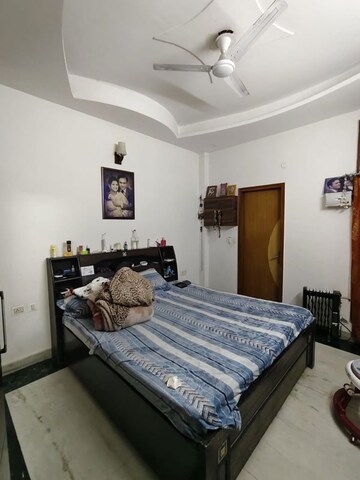 Bedroom in 3 BHK Apartment at Mahagun Moderne, Sector 78 – for Rent