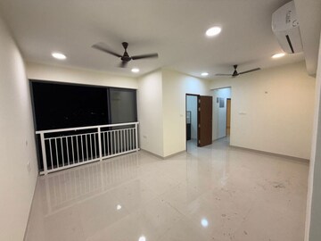 Master Bedroom in 2 BHK Apartment at Dynamix Divum, Malad East – for Rent