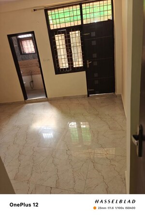 Room in 2 BHK Builder Floor at Mayur Vihar 1 – for Rent