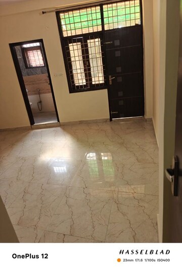 Room in 2 BHK Builder Floor at Mayur Vihar 1 – for Rent