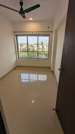 Room in 2.5 BHK Apartment at Gundecha Symphony, Andheri West – for Rent