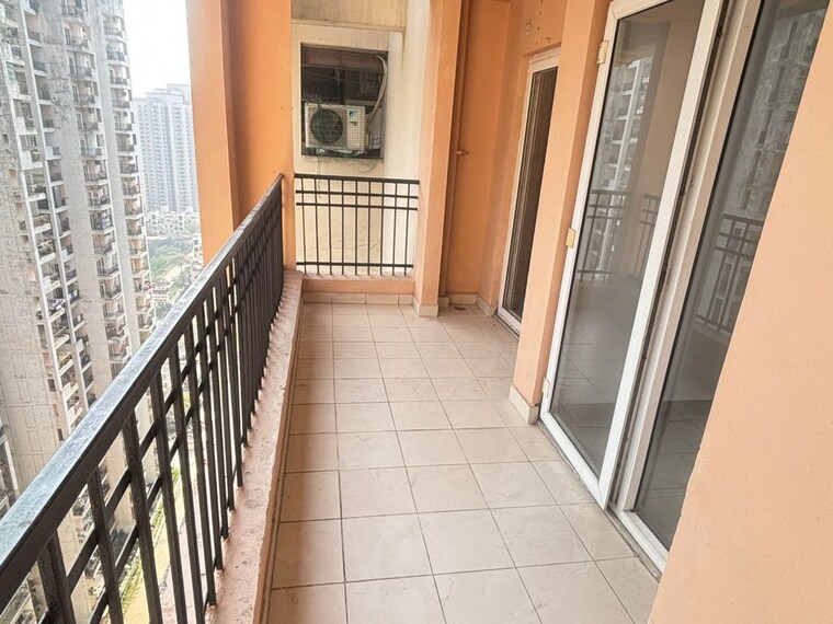 Balcony, amrapali-heartbeat-city 3 Bedroom 1735 Sq.Ft. Apartment In Sector 107 Noida 10116183
