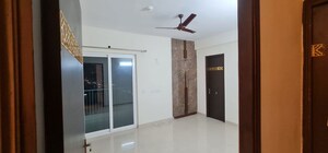 Room in 3 BHK Apartment at Amrapali Heartbeat City, Sector 107 – for Rent