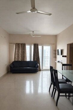 2 BHK + Store Room Apartment For Rent in Godrej Garden City