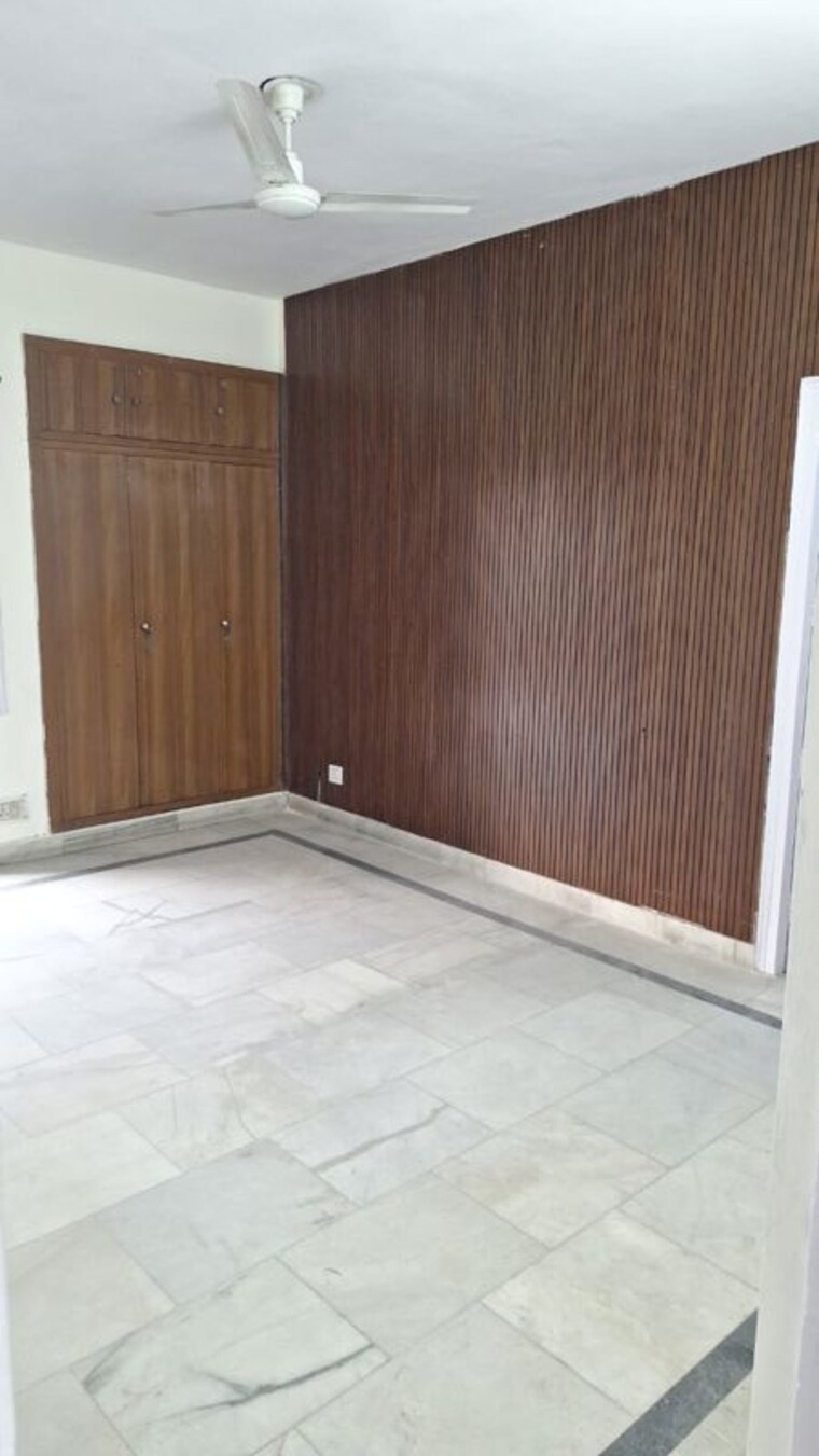 Room, ip extension 2 Bedroom 1000 Sq.Ft. Apartment In Ip Extension Delhi 10116225