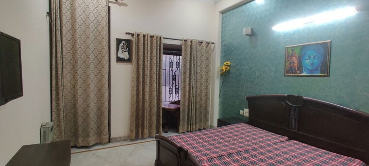 Bedroom, sector 71 3 Bedroom 320 Sq.Ft. Builder Floor In Sector 71 Noida 10116221