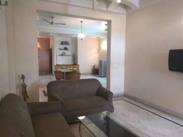 Living Room in 3 BHK Builder Floor at Sector 71 – for Rent