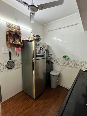 Room in 2 BHK Apartment at Andheri West – for Rent