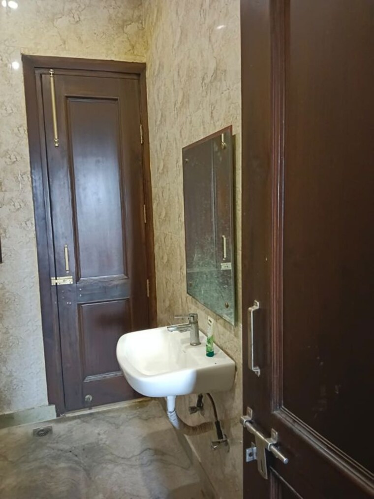 Bathroom, sector 55 1.5 Bedroom 980 Sq.Ft. Independent House In Sector 55 Noida 10116253