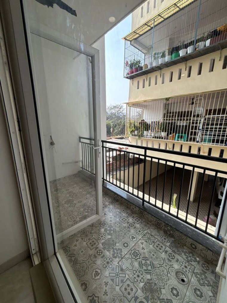 Balcony, parklands 3 Bedroom 250 Sq.Yd. Builder Floor In Sector 85 Faridabad 10116289