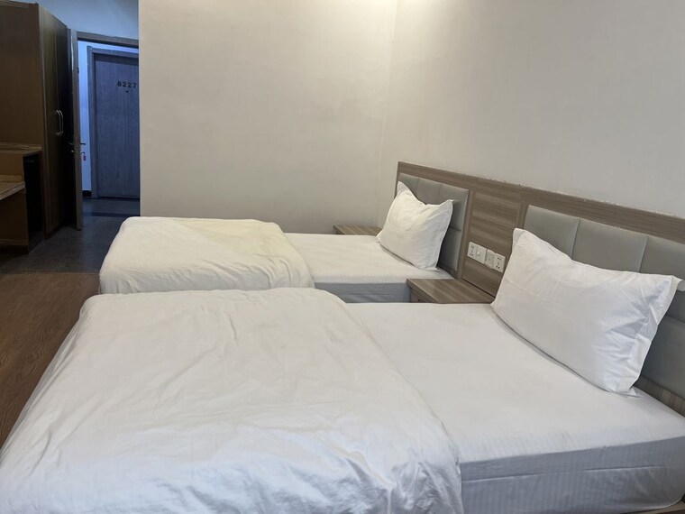 Bedroom, dlf phase i Pg For Boys & Girls In Dlf Phase I 10116273