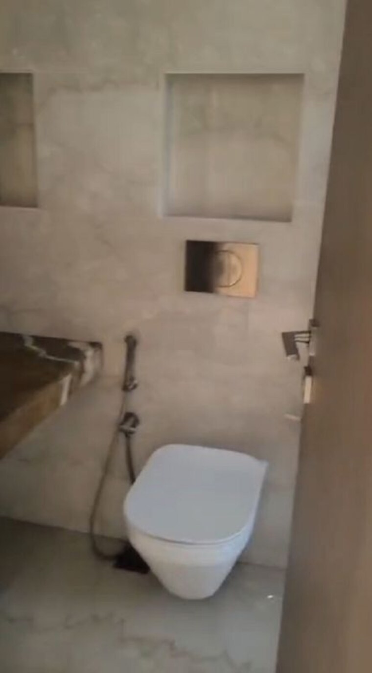 Bathroom, godrej-rks 3 Bedroom 1950 Sq.Ft. Apartment In Chembur Mumbai 10116282