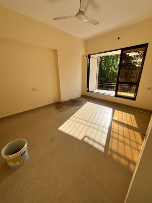 Bedroom in 2 BHK Apartment at Sheth Heights, Chembur – for Rent