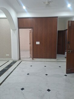 2.5 BHK + Pooja Room Builder Floor For Rent in Unitech South City 1
