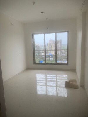 Room in 1 BHK Apartment at Rajlaxmi Residency Khar East, Khar East – for Rent