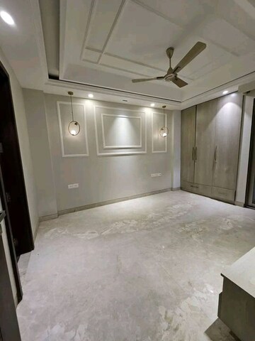 Room in 3 BHK Apartment at Smart World Orchard, Sector 61 – for Sale