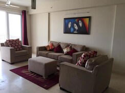 3 BHK + Servant Room Apartment For Rent in DLF Regal Gardens