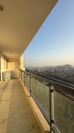 3.5 BHK + Servant Room Apartment For Rent in Mahagun Mezzaria