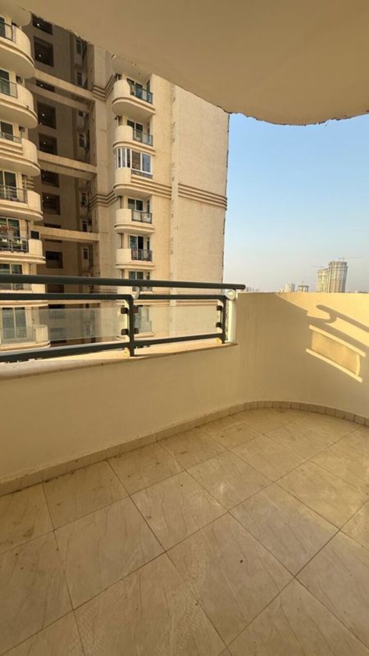 Balcony, mahagun-mezzaria 3.5 Bedroom 2510 Sq.Ft. Apartment In Sector 78 Noida 10116471