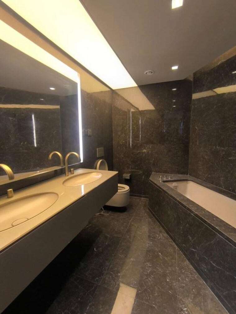 Bathroom, lodha-world-crest 3 Bedroom 1514 Sq.Ft. Apartment In Worli Mumbai 10116439