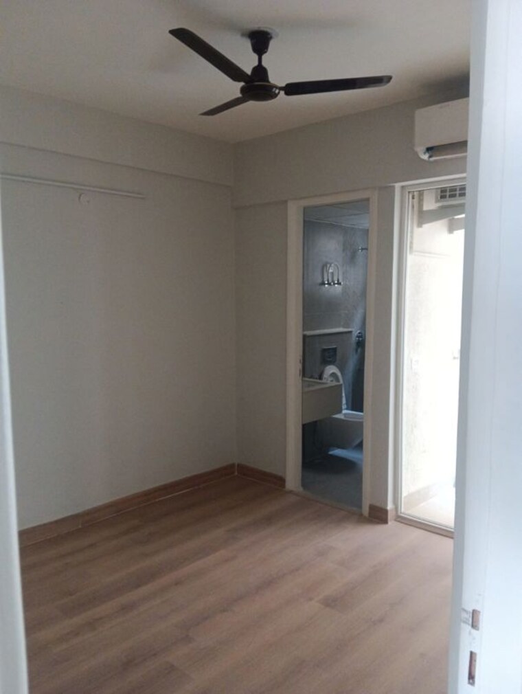 Room, signature-global-city-92 2.5 Bedroom 1095 Sq.Ft. Builder Floor In Sector 92 Gurgaon 10116386