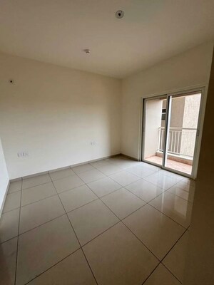 Room in 3 BHK Apartment at Mahindra Windchimes, Bannerghatta Road – for Rent