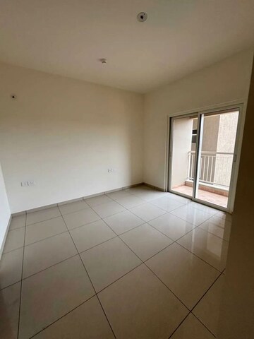 Room in 3 BHK Apartment at Mahindra Windchimes, Bannerghatta Road – for Rent