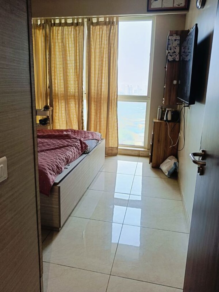 Bathroom, l-t-crescent-bay-t2 2 Bedroom 788 Sq.Ft. Apartment In Parel Mumbai 10109895