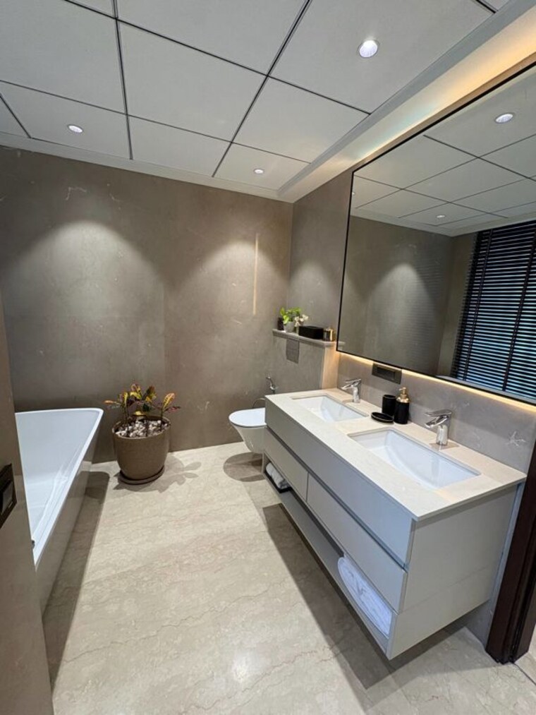 Washroom, signature-global-cloverdale 3.5 Bedroom 2280 Sq.Ft. Apartment In Sector 71 Gurgaon 10116501