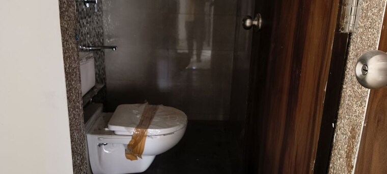 Bathroom, sushanku-avenue-36 2 Bedroom 650 Sq.Ft. Apartment In Goregaon West Mumbai 10116028