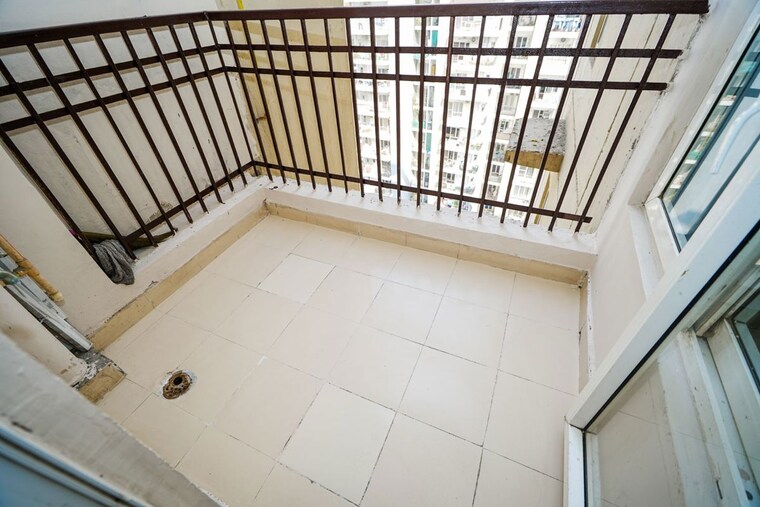 Balcony, ajnara-le-garden 2.5 Bedroom 1140 Sq.Ft. Apartment In Sector 16b Greater Noida Greater Noida 10116490