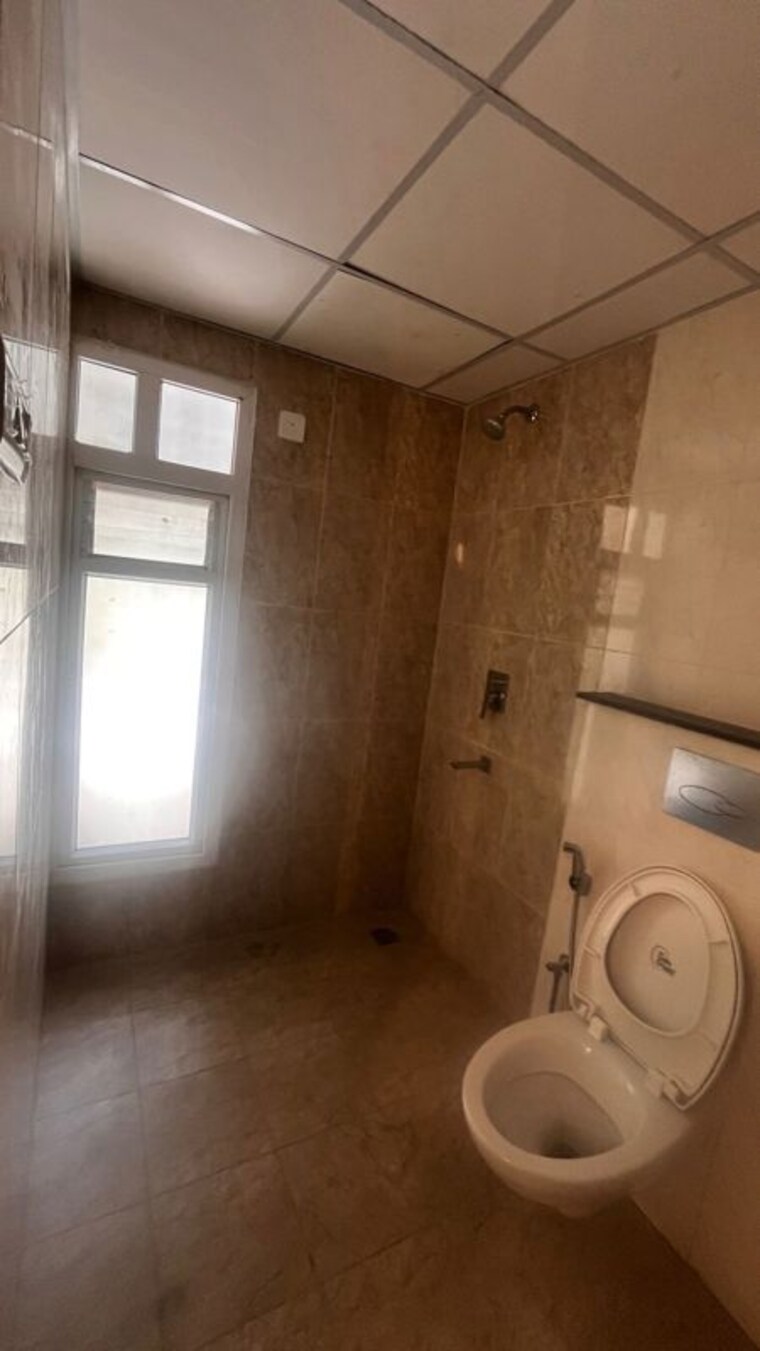 Bathroom, perungalathur 3 Bedroom 1815 Sq.Ft. Apartment In Perungalathur Chennai 10116590