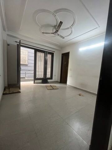 Room in 3 BHK Builder Floor at Chattarpur – for Rent