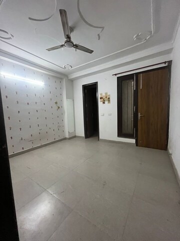 Room in 3 BHK Builder Floor at Chattarpur – for Rent