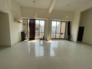 Living Room in 4 BHK Apartment at Kohinoor City Phase I, Kurla – for Rent