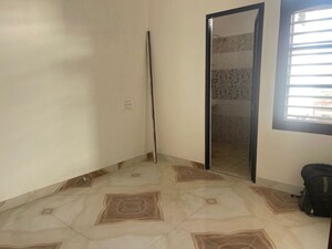 Room in 6 BHK Independent House at Bhago Majra Road – for Sale