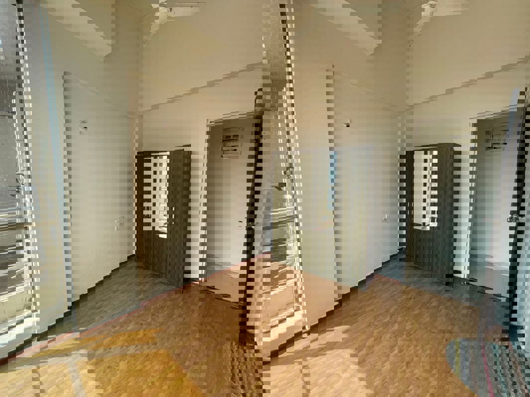 4 BHK 1800 Sq.Ft. Apartment in Kohinoor City Phase I