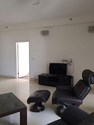 Living Room in 5 BHK Apartment at Emaar The Palm Drive-The Premier Terraces, Sector 66 – for Rent