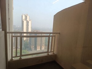 Room in 2 BHK Apartment at Elite Golf Green, Sector 79 – for Rent