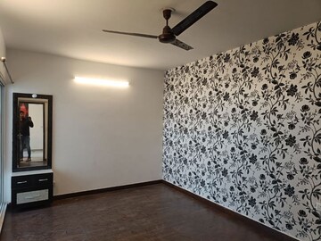 Room in 2 BHK Apartment at Elite Golf Green, Sector 79 – for Rent