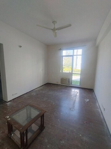 Room in 3 BHK Apartment at Vatika Lifestyle Homes, Sector 83 – for Rent