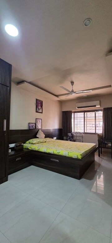 Bedroom in 2 BHK Apartment at Safal Heights, Chembur – for Rent