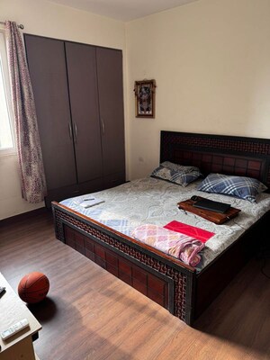 Bedroom in 6+ BHK Independent House at Malibu Shopping Arcade, Sector 47 – for Sale