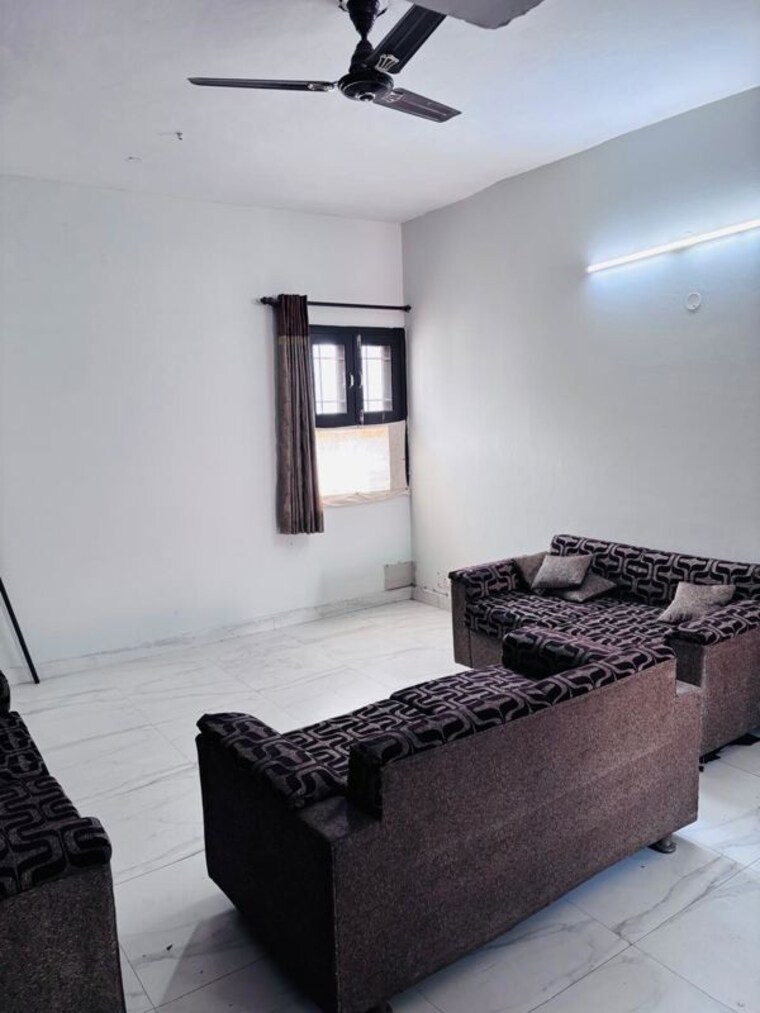 Living Room, rwa-jalvayu-vihar 2 Bedroom 1350 Sq.Ft. Independent House In Sector 25 Noida 10116727