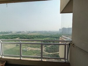 Room in 3 BHK Apartment at Elite Golf Green, Sector 79 – for Rent