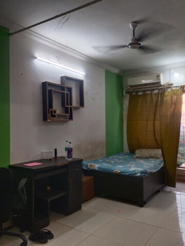1 RK Apartment For Rent in Summit Apartment, Goregaon East