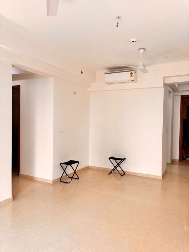 Room, godrej-woods 2.5 Bedroom 1255 Sq.Ft. Apartment In Sector 43 Noida 10116784