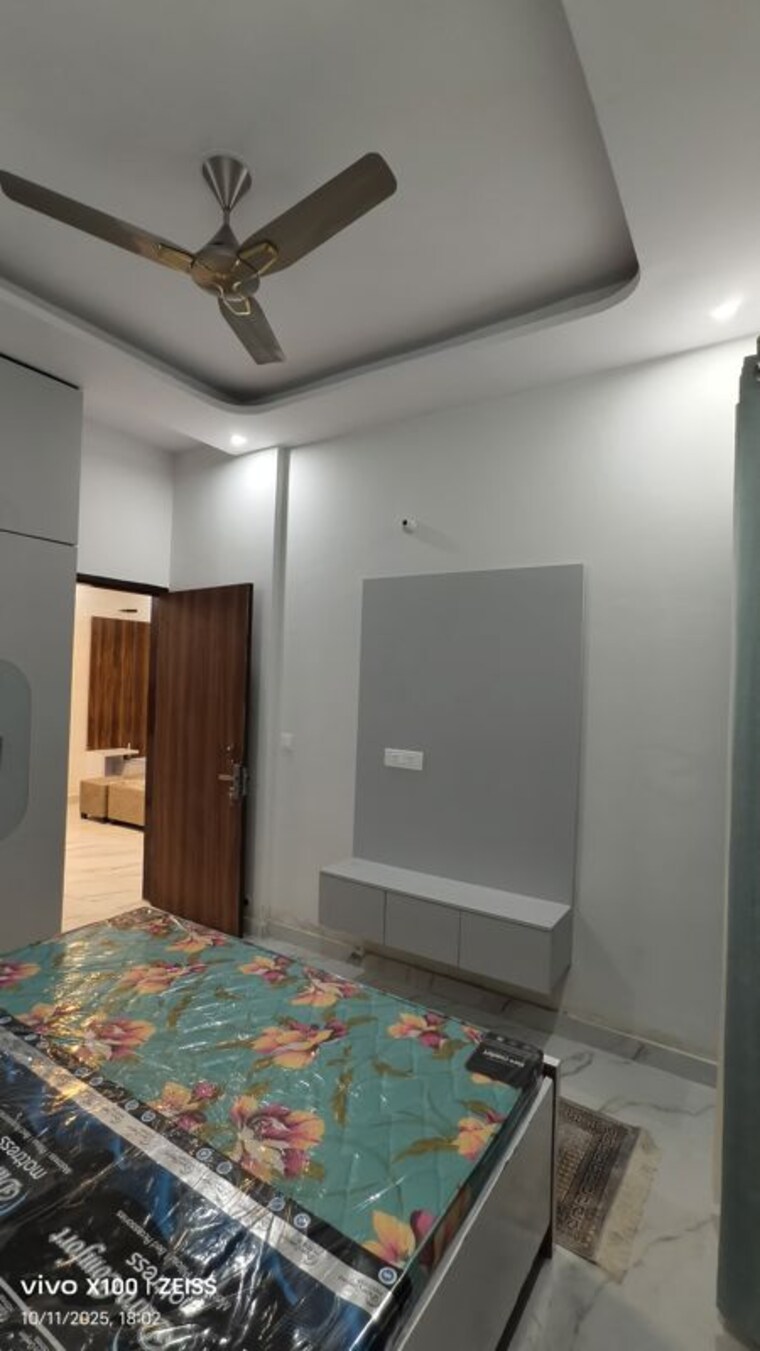 Room, bhago majra road 3 Bedroom 105 Sq.Yd. Apartment In Bhago Majra Road Kharar 10116804