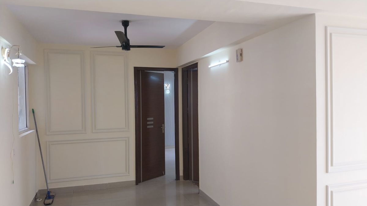 3 BHK + Servant Room Apartment For Sale in Unitech Heritage City